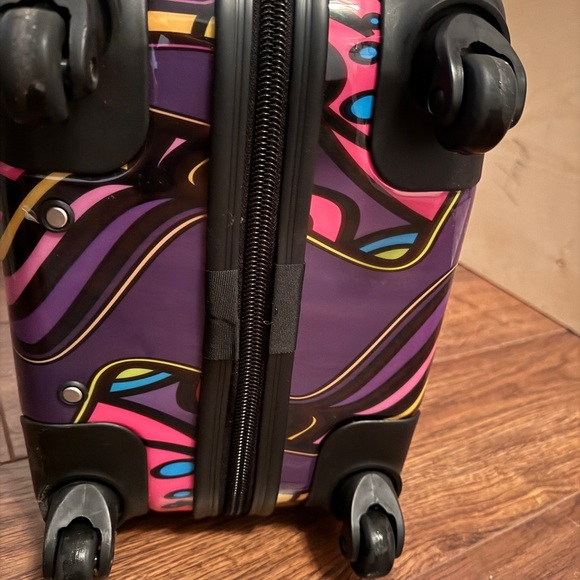 Heys Carryon and Cosmetic Bag Set - Picture 5 of 12